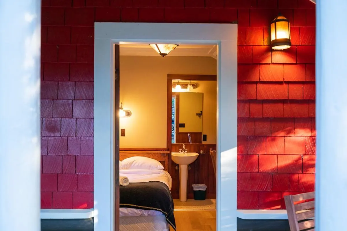 Johnston Canyon Lodge & Bungalows Castle Junction 0*,  Kanada