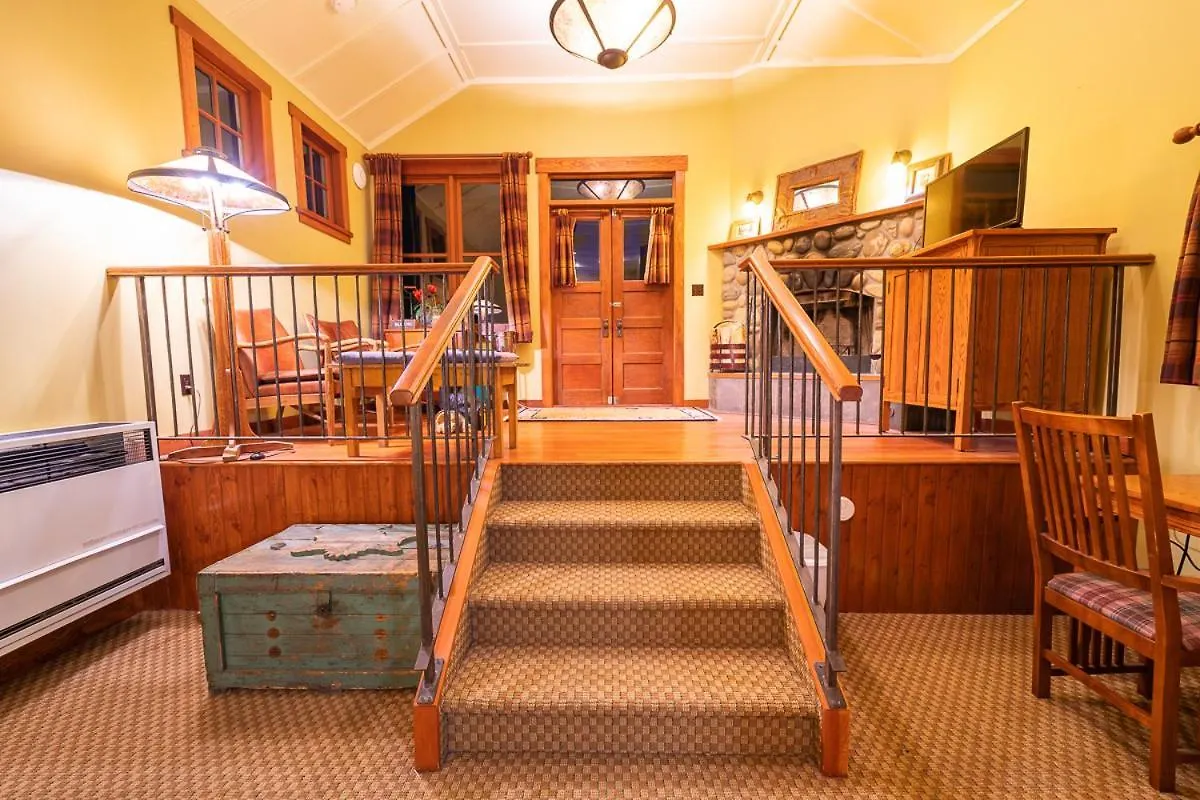 Johnston Canyon Lodge & Bungalows Castle Junction 0*,
