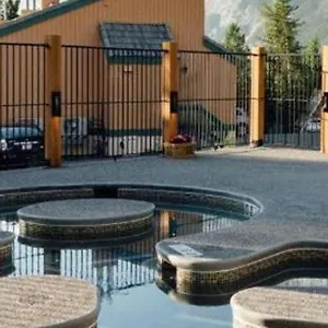Hotel Douglas Fir &, Banff