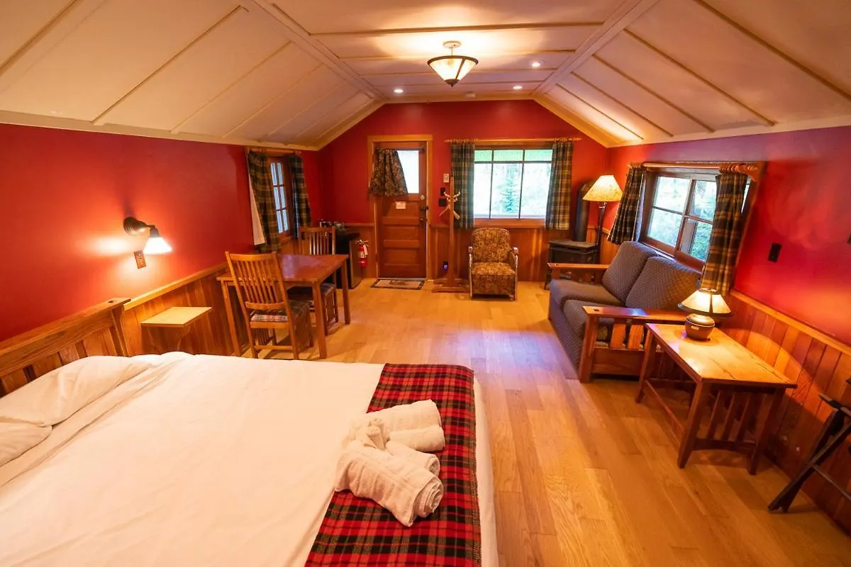 Johnston Canyon Lodge & Bungalows Castle Junction 0*,  Canada