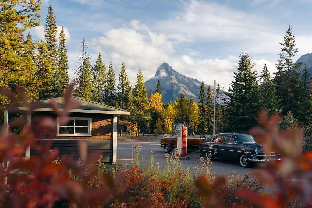 Johnston Canyon Lodge & Bungalows Castle Junction 0*,  Canada