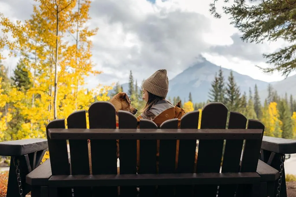 Chalet Johnston Canyon Lodge & Bungalows Castle Junction