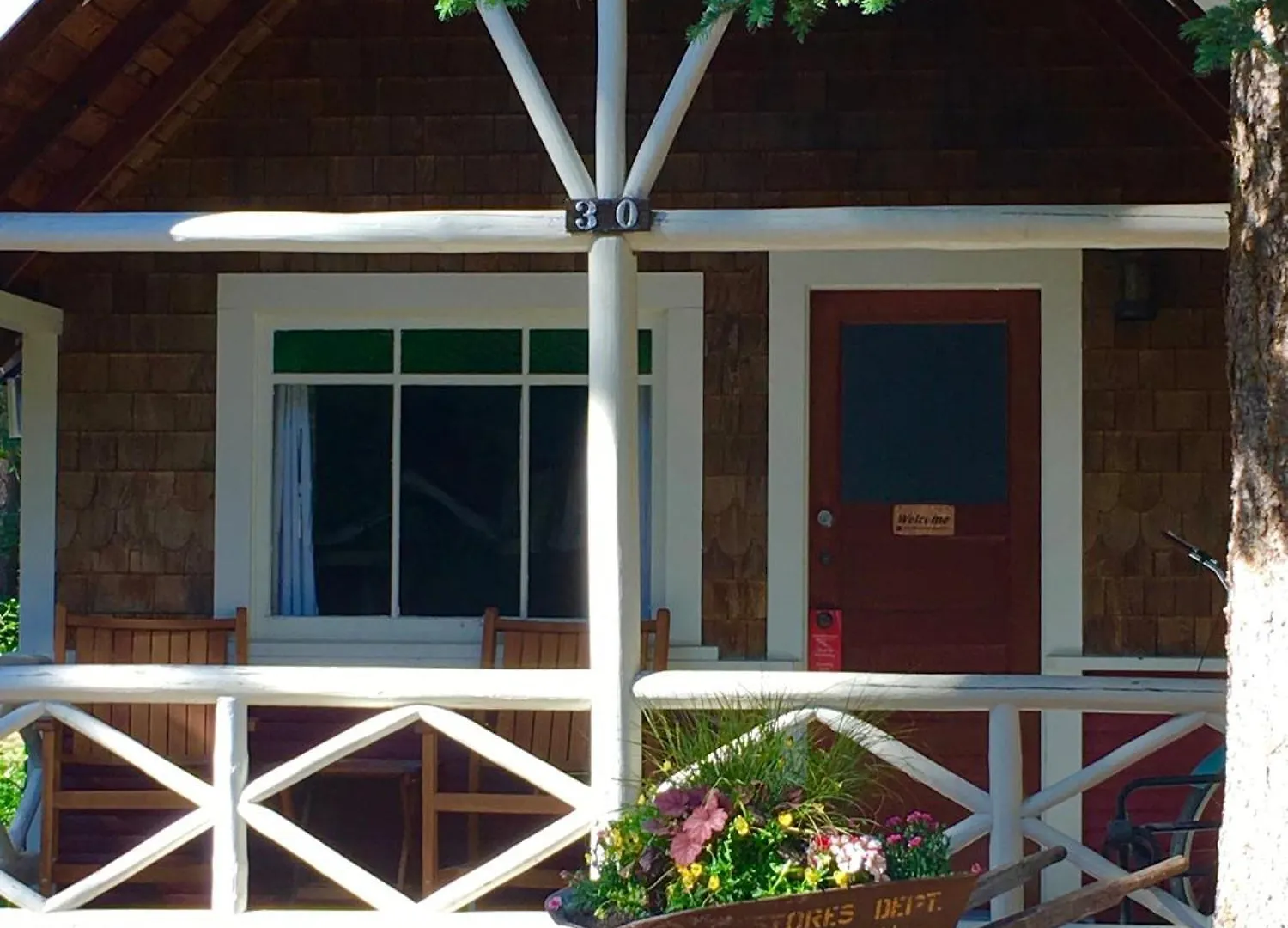 Johnston Canyon Lodge & Bungalows Castle Junction Canada